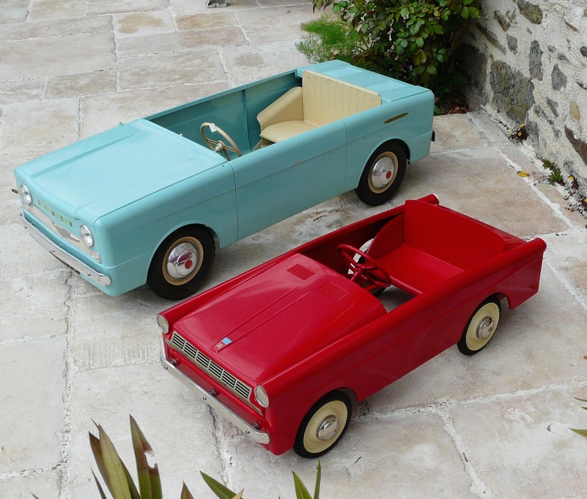 Voiture rouge à pédales - Rouge - Enfant - 0.00